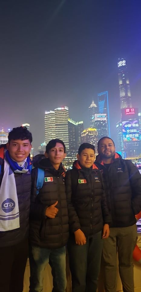 Estudiantes de Conalep ganan concurso de robótica en China