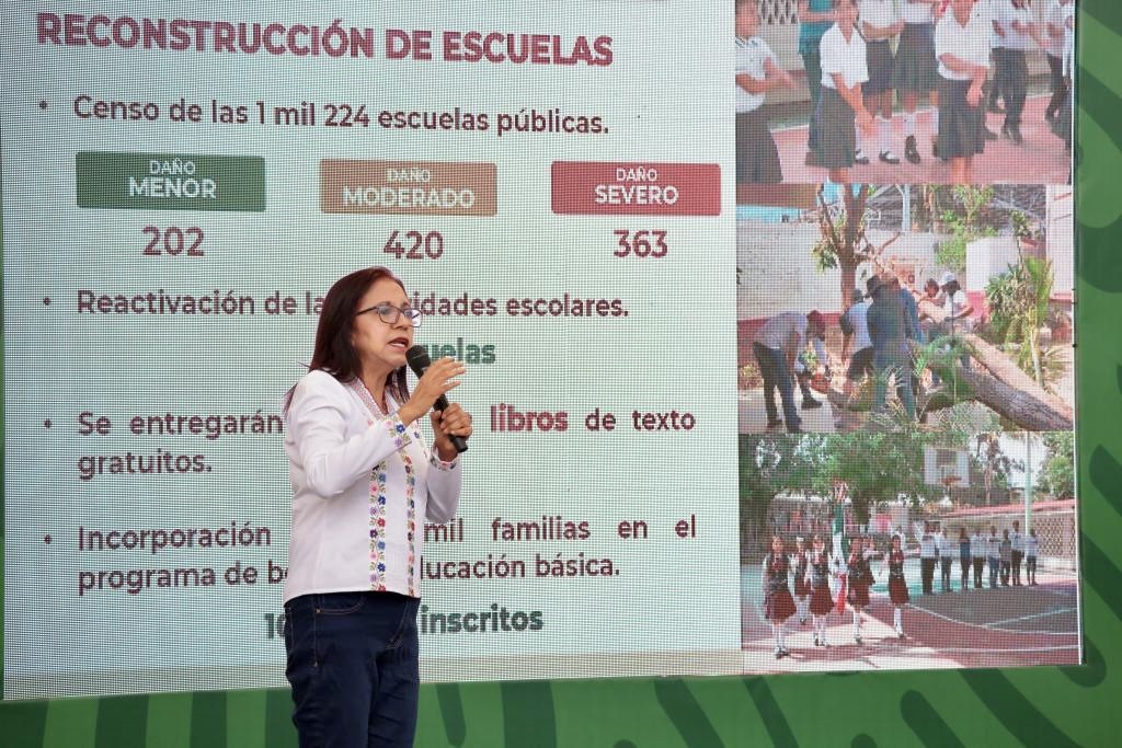 Reanudan actividades escolares 127 planteles tras el paso de Otis en Acapulco y Coyuca de Benítez