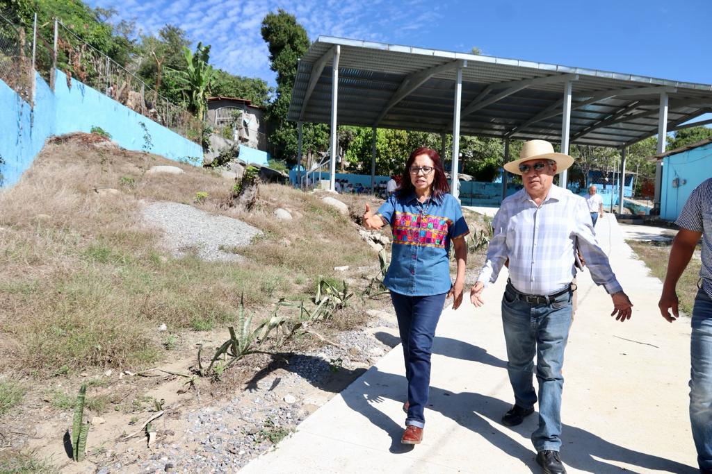 Titulares de SEP y Educación de Guerrero supervisan de manera presencial regreso a clases en Acapulco y Coyuca de Benítez