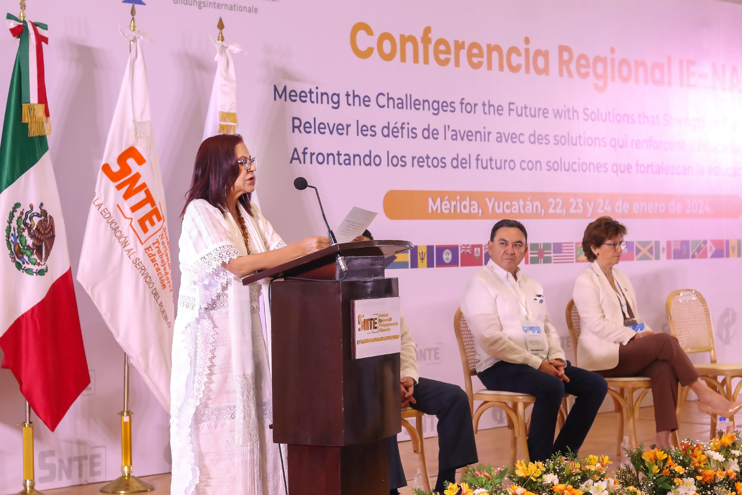 Mantiene SEP diálogo permanente con el magisterio nacional para lograr mejores condiciones laborales: Leticia Ramírez
