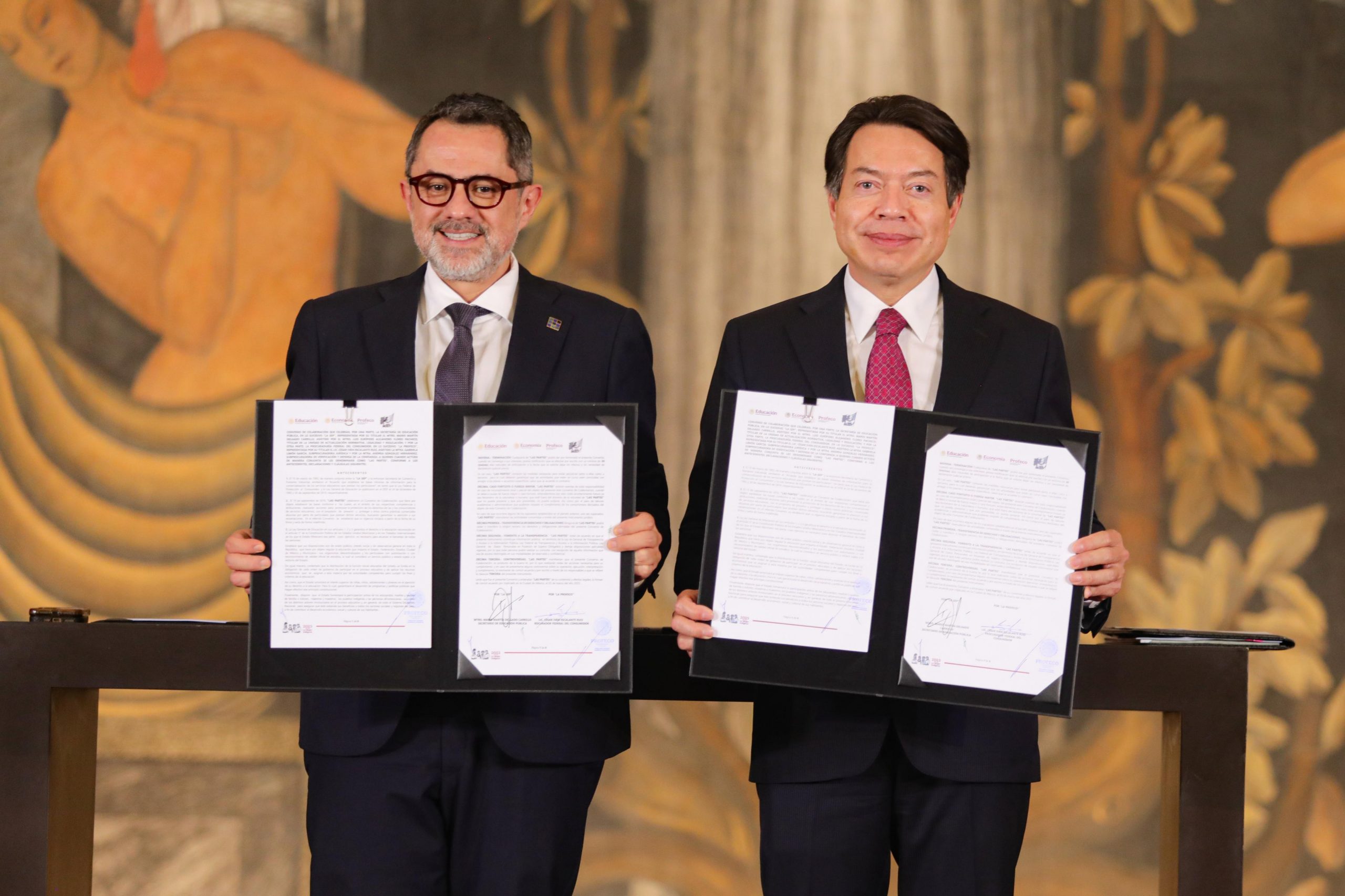 Firman SEP y Profeco convenio para garantizar vigencia del Revoe de preparatorias y universidades privadas del país