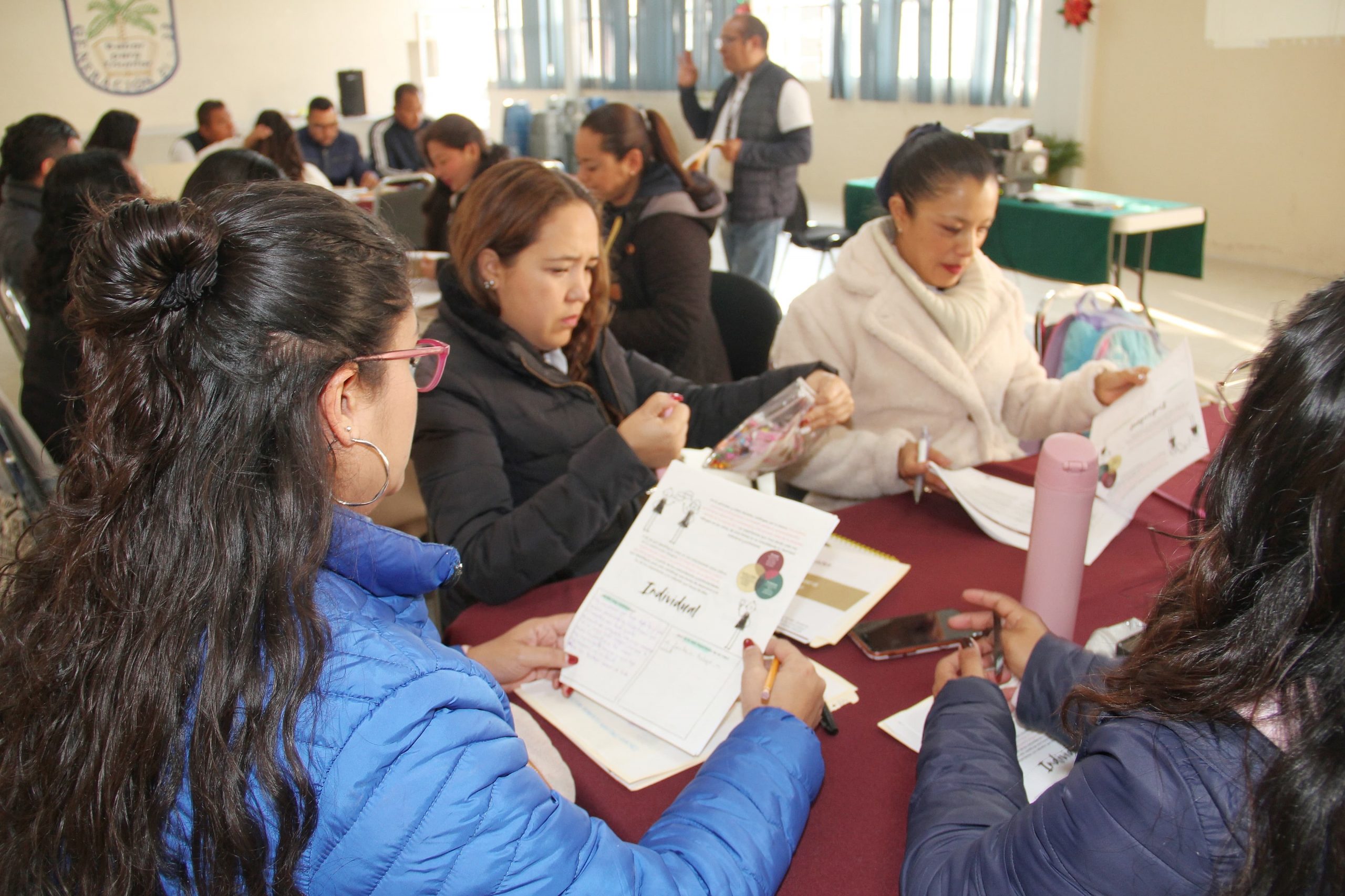 Reconoce secretario Mario Delgado compromiso del magisterio para restablecer servicio educativo en comunidades afectadas