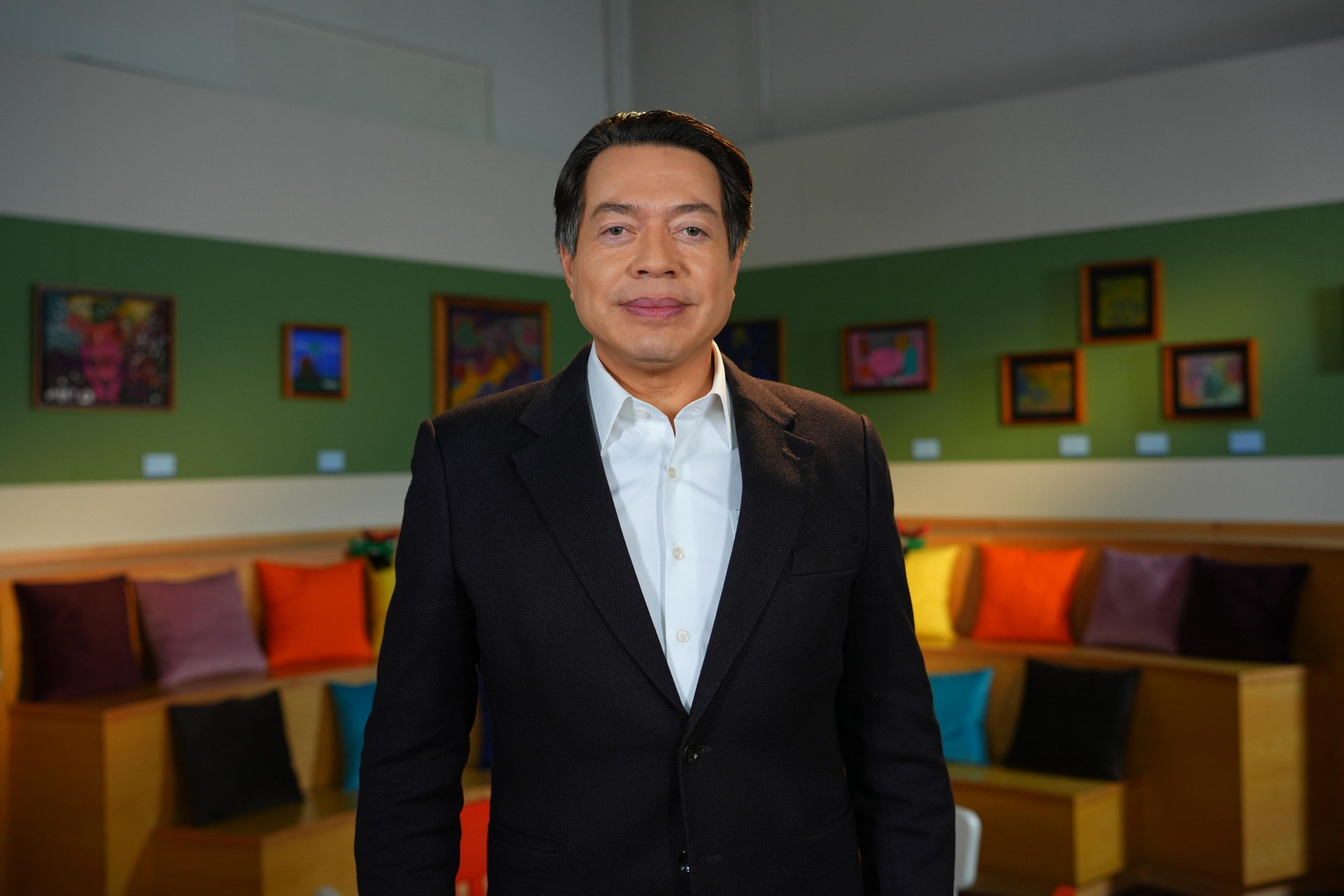 La labor comprometida del magisterio da forma a la República educadora, humanista, científica, cultural y lectora: Mario Delgado