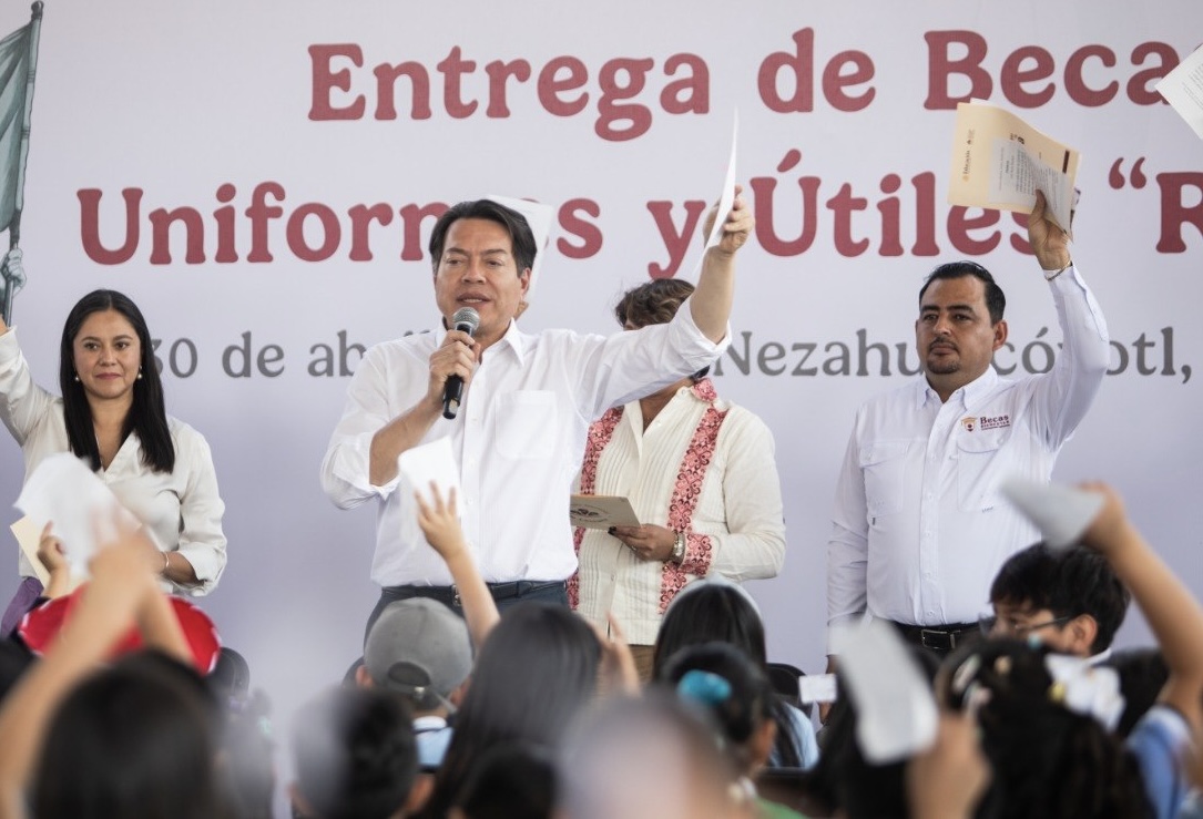 Inicia entrega de tarjetas de la Beca Rita Cetina para uniformes y útiles a 7.2 millones de estudiantes: Mario Delgado